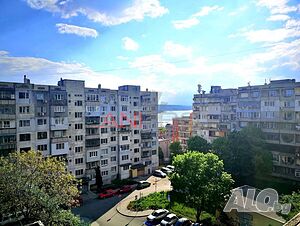 Тристаен, панелен апартамент в района на Център, гр. Варна