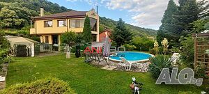 Монолитна къща в кв. Аспарухово. Двуетажна къща 310 кв.м РЗП 1300 кв.м двор | Къщи, Вили | Аспарухово Варна