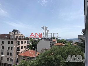 Тристаен, тухлен апартамент в района на Нептун и Общината, гр. Варна