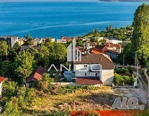 Парцел с морска панорама, в Бриз Варна