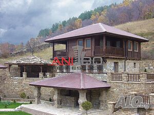 Комплекс от 5бр. каменни къщи с 6000м2 двор, на един час път от София, Тетевенски балкан, уникална в..