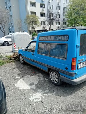 Продавам на части