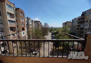 Продавам двустаен апартамент гр. Лом кв. Зорница