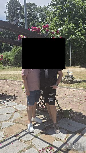 Обявата е платена 80 евро на час. Две момчета сме акт и пас Обявата е за активен или верс