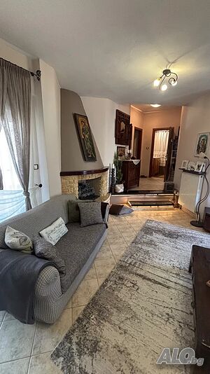 69071 Продава се апартамент с площ 92 кв.м. Двустаен апартамент 92 кв.м Тухла 2002 г. 2 етаж Последен етаж | Апартаменти | Περαία, Θερμαϊκός, Гърция (GR)