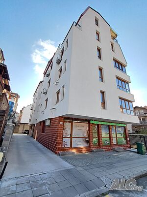 Тристаен апартамент с паркомясто включено в цената в гр. Несебър - ЦЕНТЪР