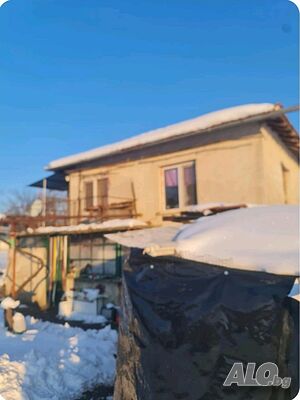Продава къща в с. Недялско Двуетажна къща 64 кв.м РЗП 2000 кв.м двор | Къщи, Вили | Недялско