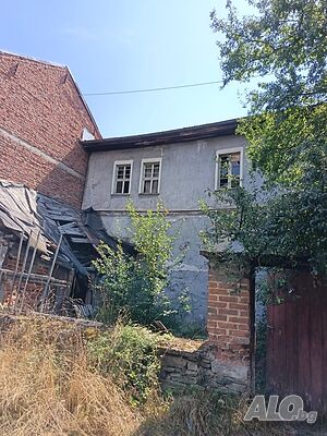 Продава стара къща с историческа ценност в гр. Батак