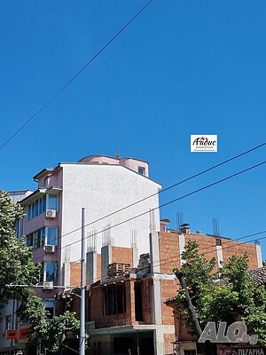 Просторен тристаен апартамент ново строителство супер център