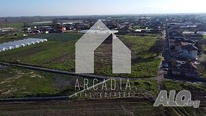 Парцел за изграждане на самостоятелни къщи с двор