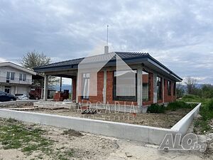 Самостоятелна едноетажна къща
