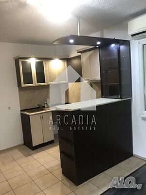Тристаен апартамент, реална квадратура, централна част на кв. Тракия