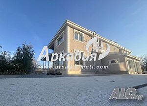 Къща с четири спални