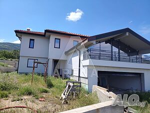 312 кв.м РЗП 925 кв.м двор | Къщи, Вили | Марково
