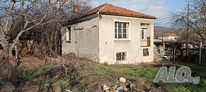 Къща в село Зелениково