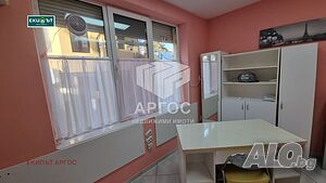 Дава под наем Офис - Козметичен салон в Центъра