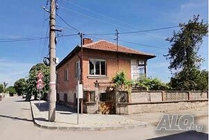 Милево-център масивна двуетажна къща