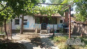 Къща с дърводелски цех в с. Въгларово, община Хасково