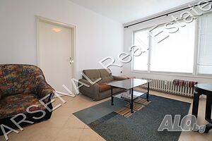 Двустаен апартамент под наем, Изток