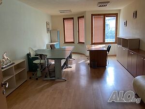 Двустаен офис под наем