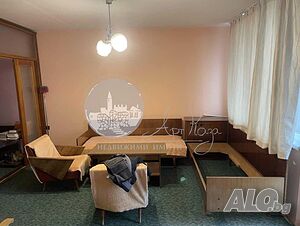 Двустаен апартамент 49 кв.м Тухла 1981 г. 6 етаж Непоследен