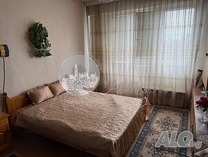 Тристаен апартамент 88 кв.м Панел 8 етаж Последен етаж