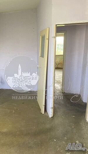 Двустаен апартамент 65 кв.м Панел 5 етаж Последен етаж