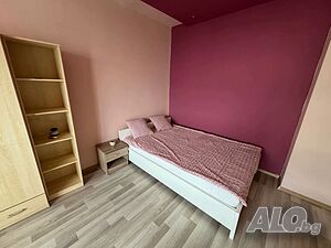 Двустаен апартамент, Младост 1
