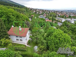 272 кв.м РЗП 1211 кв.м двор