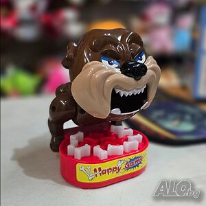 Пластмасова играчка куче