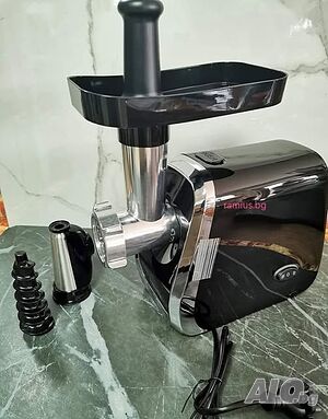 Месомелачка с приставка за домати 1300W