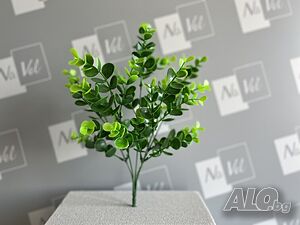 Изкуствен евкалипт - стилна зеленина за всяко пространство