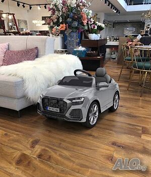 Детска акумулаторна кола Audi RS Q8 12V