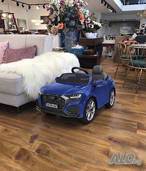 Детска акумулаторна кола Audi RS Q8 12V