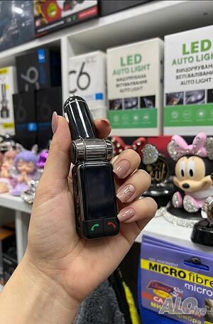 Bluetooth FM трансмитер за кола