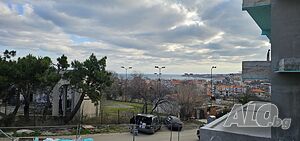 Тристаен с панорама море