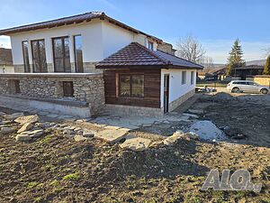 Реновирана къща в село Къпиново / Велико Търново