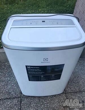 Продавам мобилен климатик Electrolux EXP26U558CW, 9000 BTU, Клас A+