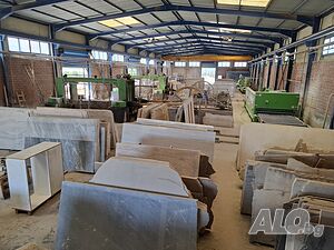 Продава се напълно функциониращ цех за рязане и търговия с мрамор в Халкидики