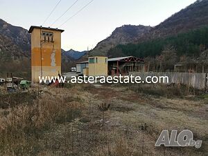 Цех за производство на дървени въглища и брикети, за продажба, в с. Крупник, община Симитли