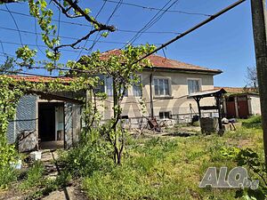 Двуетажна Къща! Парцел 974 кв.м.