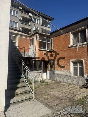 Двуетажна Къща! Реална Квадратура! Хр. Смирненски!
