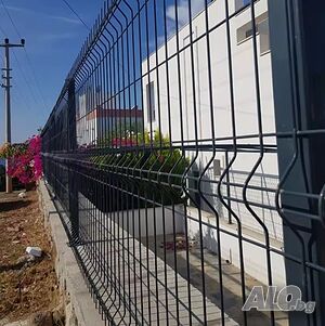 Градински огради, декоративни мрежи, оградни пана, колове, врати и портали, мрежа жив плет