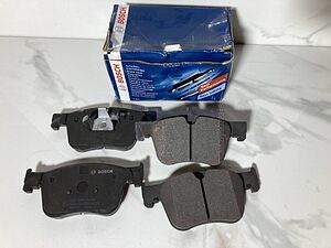 Спирачни накладки Bosch за Ситроен С4 Пикасо и Пежо 308, 408 / CITROEN C4 Picasso, PEUGEOT 308, 408