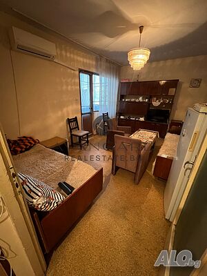 Двустаен с три отделни стаи до Форума