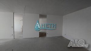 Тристаен апартамент 138м2 с Акт 16 до Аерогара София, паркомясто