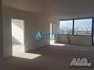 Тристаен апартамент 138м2 с Акт 16 до Аерогара София, гараж