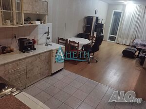 Просторен 2-стаен с възможно преустройство на 3-стаен в кв. Сухата река до ул. Х. Павлович