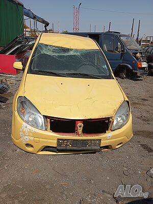 Дачия Сандеро на части