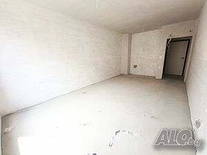 Двустаен апартамент с паркомясто